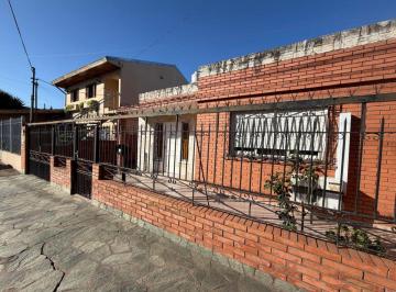 Casa de 3 ambientes, Esteban Echeverría · Linda Casa en Venta 3 Ambientes!