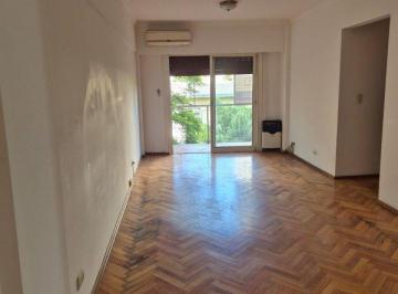 Departamento · 66m² · 3 Ambientes · 1 Cochera · Departamento de 3 Amb. Al Frente con Cochera