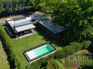 Casa · 204m² · 6 Ambientes · 2 Cocheras · Casa en El Barrio Privado Villa Rosa, Pilar