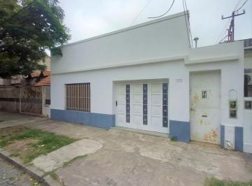 PH de 3 ambientes, Lanús · Venta de PH Al Frente de 3 Ambientes con Garaje y Terraza. Sin Expensas