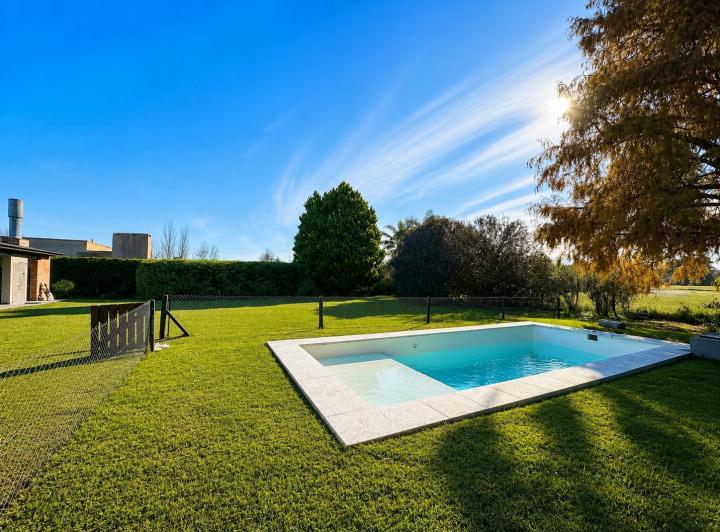 Casa · 2000m² · 3 Dormitorios · 2 Cocheras
