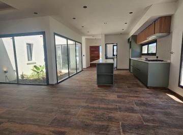 Casa · 146m² · 4 Ambientes · 3 Cocheras · Casa a Estrenar en 1 Planta en San Pablo