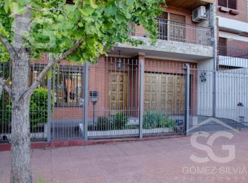 Casa · 450m² · 5 Ambientes · 2 Cocheras · Venta Casa 5 Ambientes en Moron