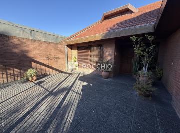 Casa · 151m² · 4 Ambientes · 2 Cocheras · Casa en Venta 4 Ambientes Suarez