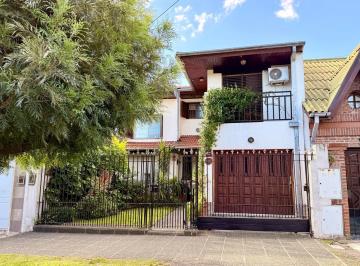 Casa · 118m² · 4 Ambientes · 1 Cochera · Casa - Lomas de Zamora