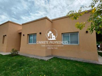 Casa de 4 ambientes, Pilar · Casa en Venta con Pileta de 4 Ambientes, Sobre Lote Interno y en Esquina. Barrio San Ramiro. Pilar