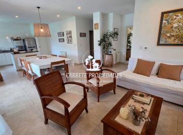 Casa de 4 ambientes, Pilar · Casa en Venta con Pileta de 4 Ambientes, Sobre Lote Interno y en Esquina. Barrio San Ramiro. Pilar