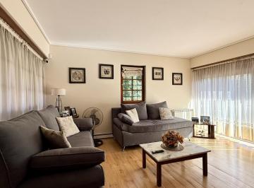 Casa · 178m² · 4 Ambientes · Impecable Chalet en Alvear Al 3700