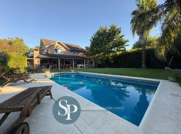 Casa · 265m² · 4 Ambientes · 1 Cochera · Casa en Venta - Senderos I