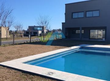 Casa · 169m² · 4 Ambientes · 1 Cochera · Casa Chalet en Alquiler en San Pablo, Pilar, G. B. a. Zona Norte