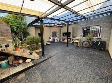 Casa · 116m² · 3 Ambientes · 2 Cocheras · Casa en Villa Bonich