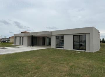 Casa · 259m² · 5 Ambientes · 4 Cocheras · Venta Casa 5 Ambientes Al Río en El Naudir Escobar