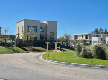 Casa · 287m² · 5 Ambientes · 4 Cocheras · Venta Casa a Estrenar Barrio El Naudir Lote Interno, Escobar