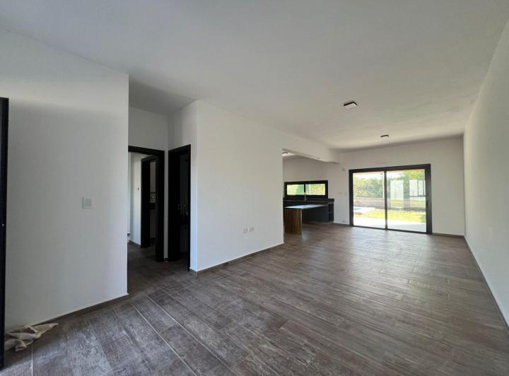 Casa · 250m² · 4 Ambientes · 1 Cochera