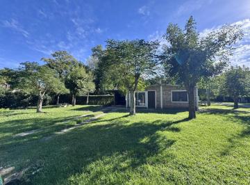 Casa · 56m² · 4 Ambientes · Casa en Venta de 2 Dorm. con Buen Terreno y Barbacoa en Balneario Santa Ana