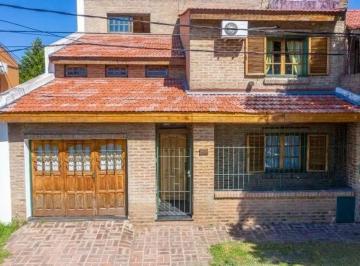 PH de 4 ambientes, La Plata · PH en Venta de 3 Dorm.