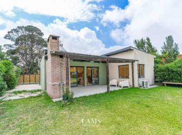 Casa · 72m² · 3 Ambientes · 1 Cochera · Venta - Casa 3 Ambientes - Los Acantilados