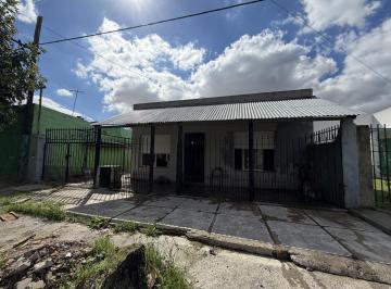 Casa · 95m² · 2 Dormitorios · 1 Cochera · Casa en Ensenada