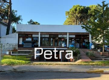 Local comercial · 510m² · 8 Ambientes · Local en Venta en Pinamar