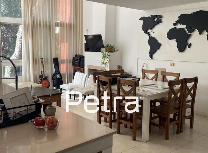 Departamento · 148m² · 4 Ambientes · 2 Cocheras