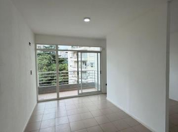 Departamento de 1 ambiente, Flores · Departamento Muy Luminoso Vista Amplia