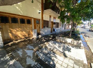Casa · 175m² · 6 Ambientes · 1 Cochera · 3 Propiedades en Bloque en Lanús Este