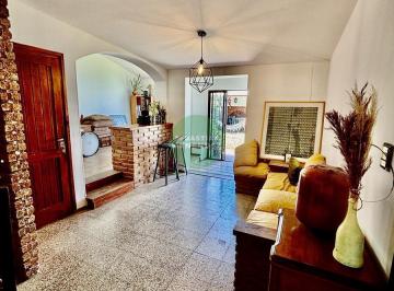 Casa · 266m² · 6 Ambientes · 2 Cocheras · Quebrada de Las Rosas - Una Planta - 2 Dorm - Escritorio - Apto Crèdito