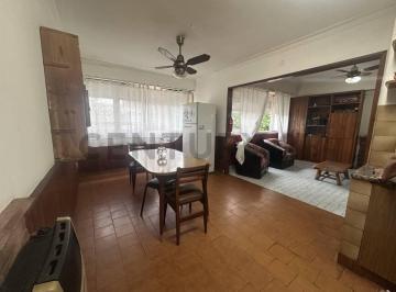 PH · 132m² · 5 Ambientes · 1 Cochera · PH de 3 Dorm. en Venta