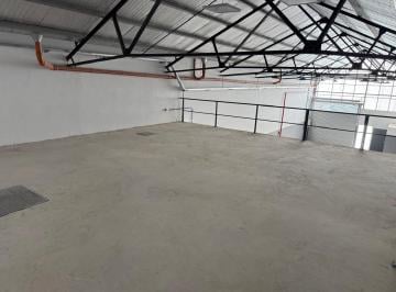 Depósito · 753m² · 4 Ambientes · Alquiler Depósito en Barracas