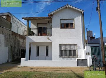 Casa · 199m² · 6 Ambientes · 2 Cocheras · Venta - Casa 6 Ambientes en Beccar Multifamiliar con Dos Viviendas