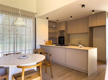 Casa · 203m² · 3 Dormitorios · 2 Cocheras · Casa en Venta Planta Baja 3 Dorm. con Seguridad Villa Allende Golf