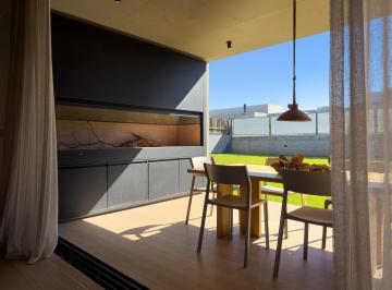 Casa · 203m² · 3 Dormitorios · 2 Cocheras · Casa en Venta Planta Baja 3 Dorm. con Seguridad Villa Allende Golf