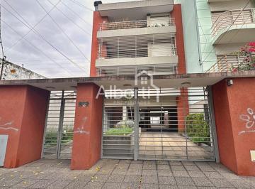 Departamento de 3 ambientes, Morón · Alquiler Departamento 3 Ambientes de Categoría con Cochera en Haedo Norte.