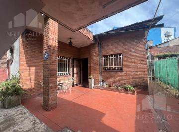 Casa · 72m² · 3 Ambientes · 1 Cochera · Casa en Venta 3 Ambientes en Castelar Sur