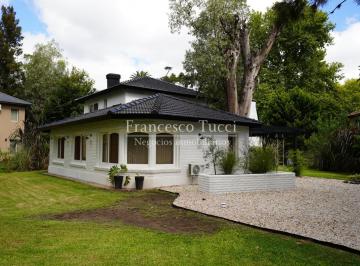 Casa · 223m² · 4 Ambientes · 2 Cocheras · Casa en Venta 4 Ambientes en La Tradicion