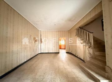 Casa · 170m² · 8 Ambientes · 1 Cochera · Casa en Venta