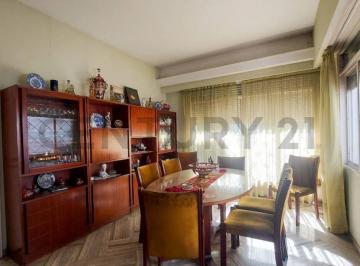 Casa · 157m² · 4 Ambientes · 2 Cocheras · Venta Casa en Vicente Lopez