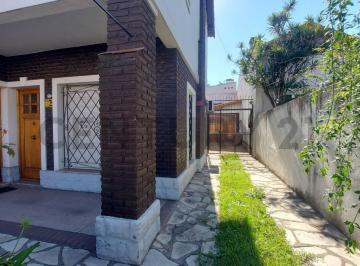 Casa · 157m² · 4 Ambientes · 2 Cocheras · Venta Casa en Vicente Lopez