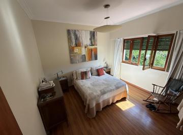 Casa · 130m² · 4 Ambientes · 1 Cochera · Casa en Venta City Bell 3 Dorm., Parque y Pileta
