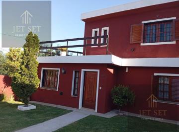 Casa · 217m² · 8 Ambientes · 2 Cocheras · Casa - Cuesta Colorada