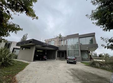 Casa · 268m² · 5 Ambientes · 3 Cocheras · Casa Moderna 5 Ambientes en Venta en Haras San Pablo