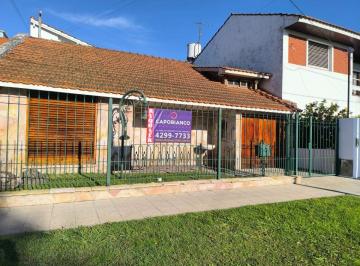 Casa de 4 ambientes, Almirante Brown · Chalet en Venta y Alquiler con Pileta en Burzaco - Nuevo Valor! Oportunidad!