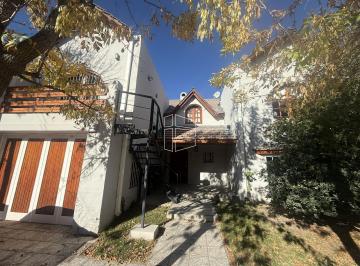 Casa · 220m² · 7 Ambientes · 1 Cochera · Venta - Casa con Parque en Barrio Parque San Juan - C117