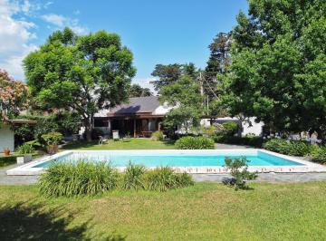 Casa · 184m² · 5 Ambientes · Casa en Venta en Villa Elisa, La Plata. Pileta, Parque y Quincho.