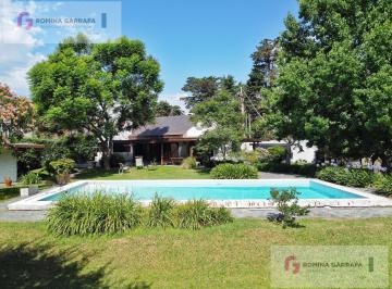 Casa · 184m² · 5 Ambientes · Casa en Venta en Villa Elisa, La Plata. Pileta, Parque y Quincho.