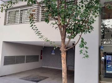 Departamento de 4 ambientes, Recoleta · Piso con Dependencia de Servicio - Cochera y Baulera - Sin Muebles - Alquiler 12 Meses
