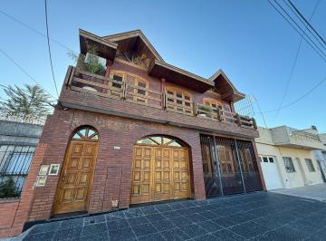 Casa · 315m² · 4 Ambientes · Casa Cuatro Ambientes - Wilde - Venta