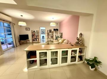 Departamento · 73m² · 4 Ambientes · 1 Cochera · Venta Departamento 3 Dorm. con Cochera y Patio Zona Rio Bv Oroño Rosario Apto Credito