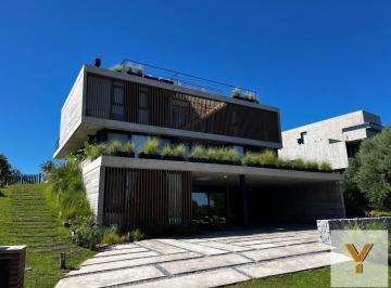 Casa · 450m² · 7 Ambientes · Casa en Venta - 5 Dorm. 5 Baños - Pinamar