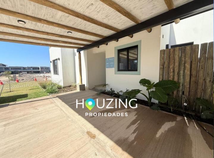 Casa · 153m² · 4 Ambientes · 2 Cocheras